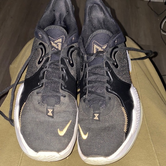 Pg5 nike airs model(CW3143 001) - Picture 2 of 7